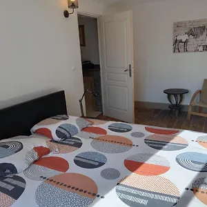  Séjour chez l'habitant Chambre Vue Chateau - Bâtisse Historique Proche Lac/forêts France